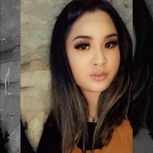 Meet your Posher, Cynthia